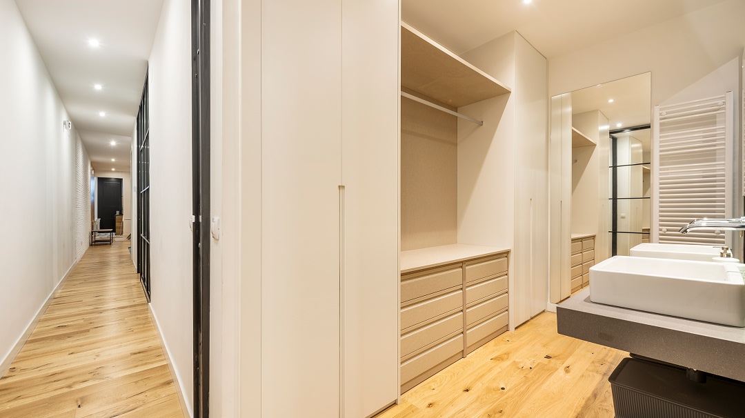 walk-in-sur-mesure-lespace-rangement-qui-change-votre-quotidien